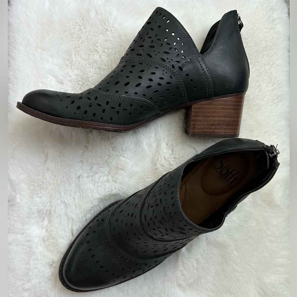 SOFFT NWOT! Women’s Wyoming Leather‎ Ankle Boot Laser Cut Outs Boho Western 8M